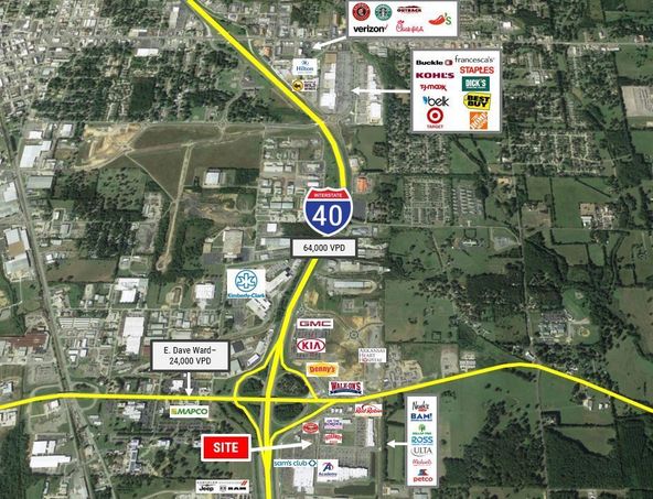 Outparcel - Lewis Crossing Shopping Center: 1200 S Amity Rd, Conway, AR 72032